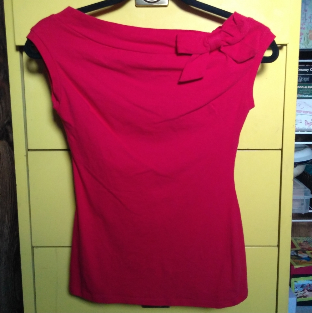 Red Bow Accent Pin-up Top